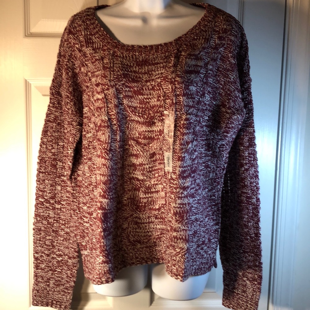 Junior’s Cable Knit Sweater Size L